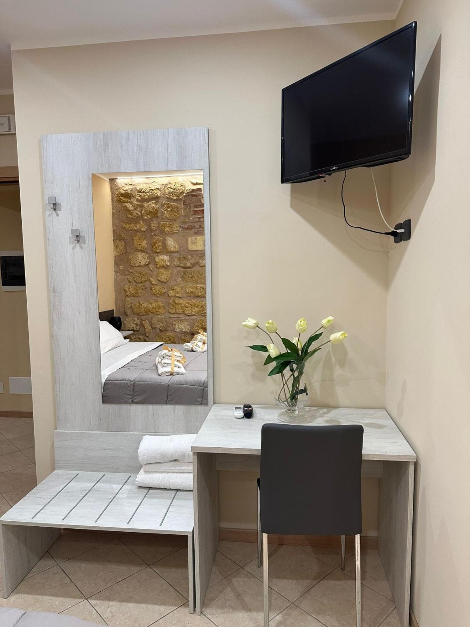 Kalgheros Luxury Rooms Agrigento Exterior foto