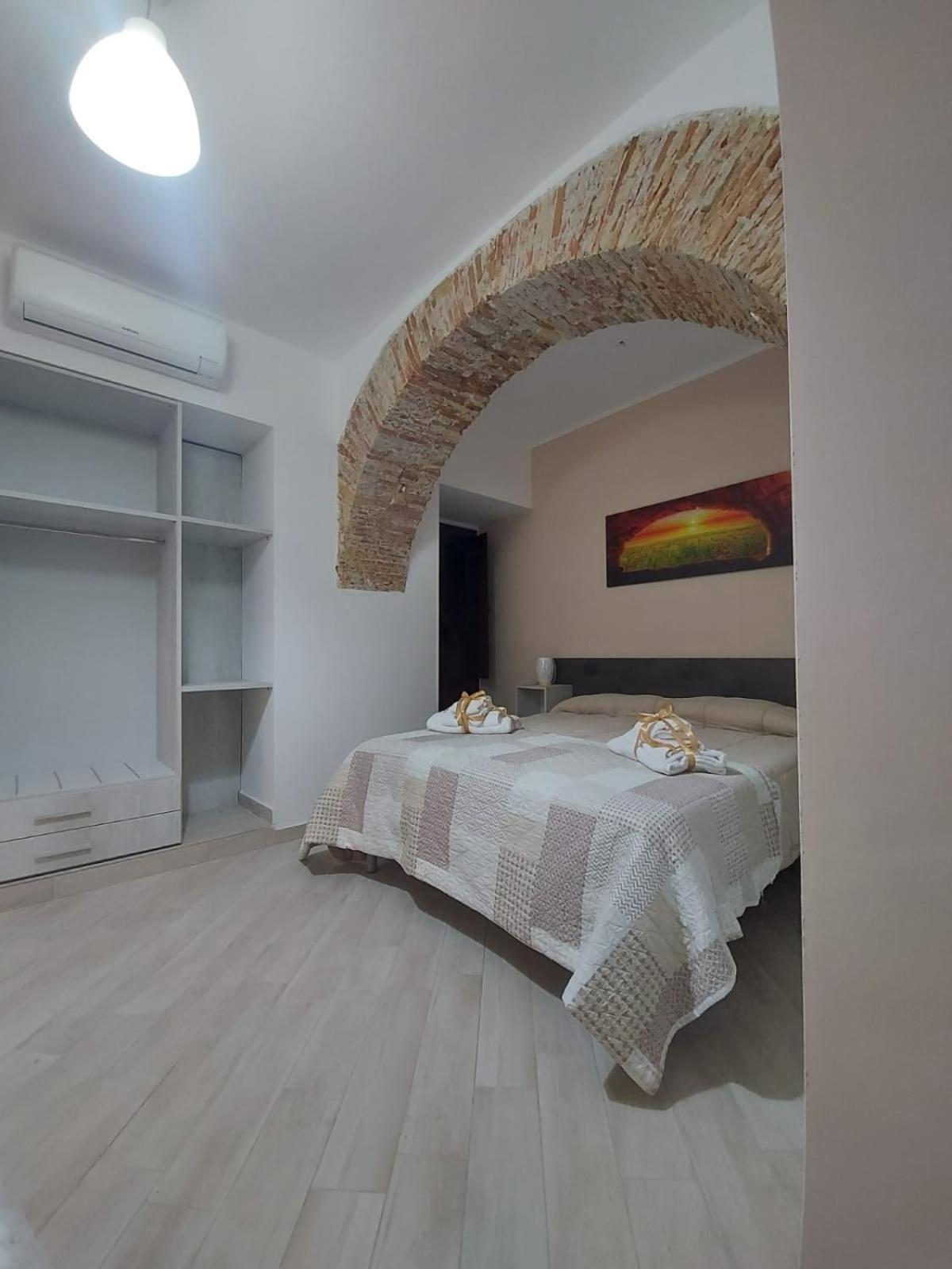 Kalgheros Luxury Rooms Agrigento Exterior foto