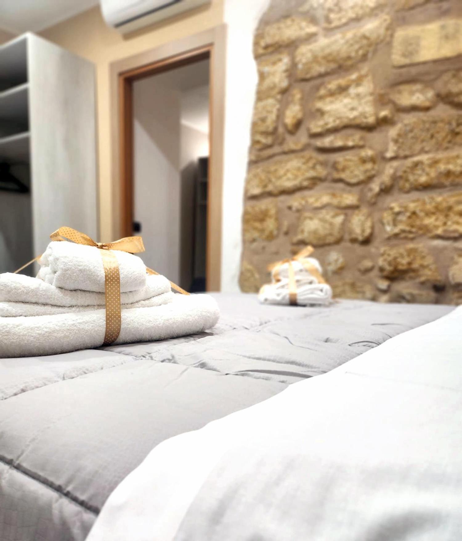 Kalgheros Luxury Rooms Agrigento Exterior foto